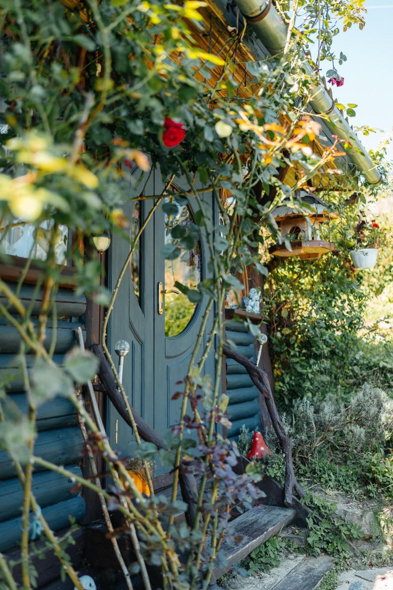 Казковий Дім Та Garden Два Будиночки В Горах З Чаном-Джакузі Slavske Exterior foto